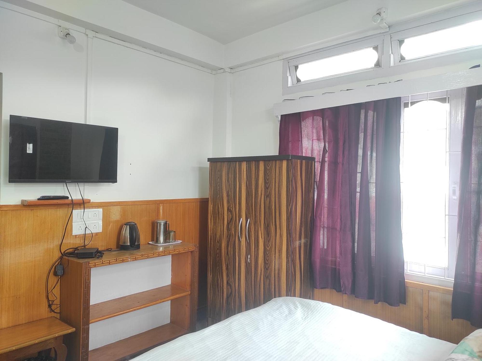 Hotel Tawang Regency Exterior photo