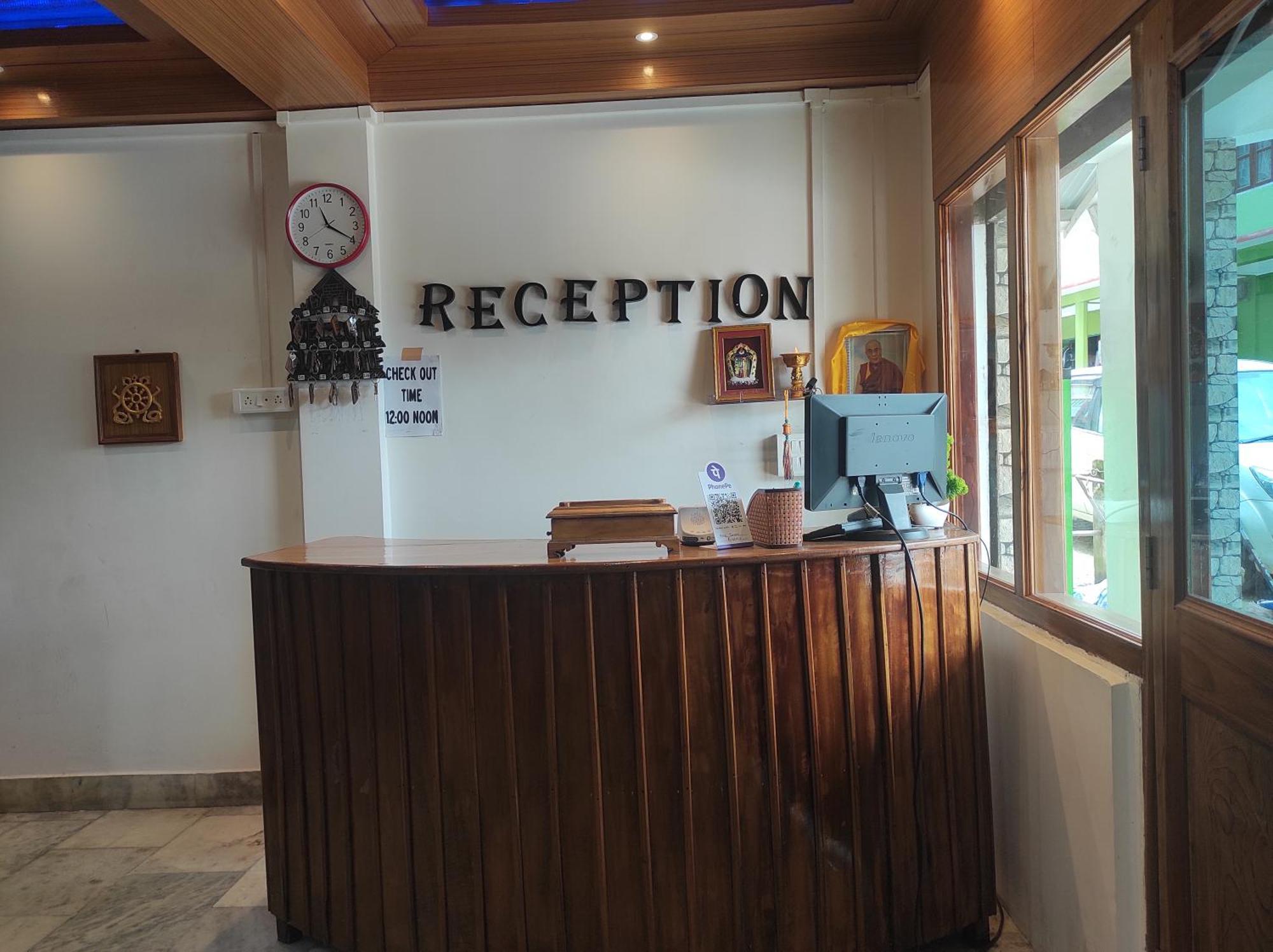 Hotel Tawang Regency Exterior photo