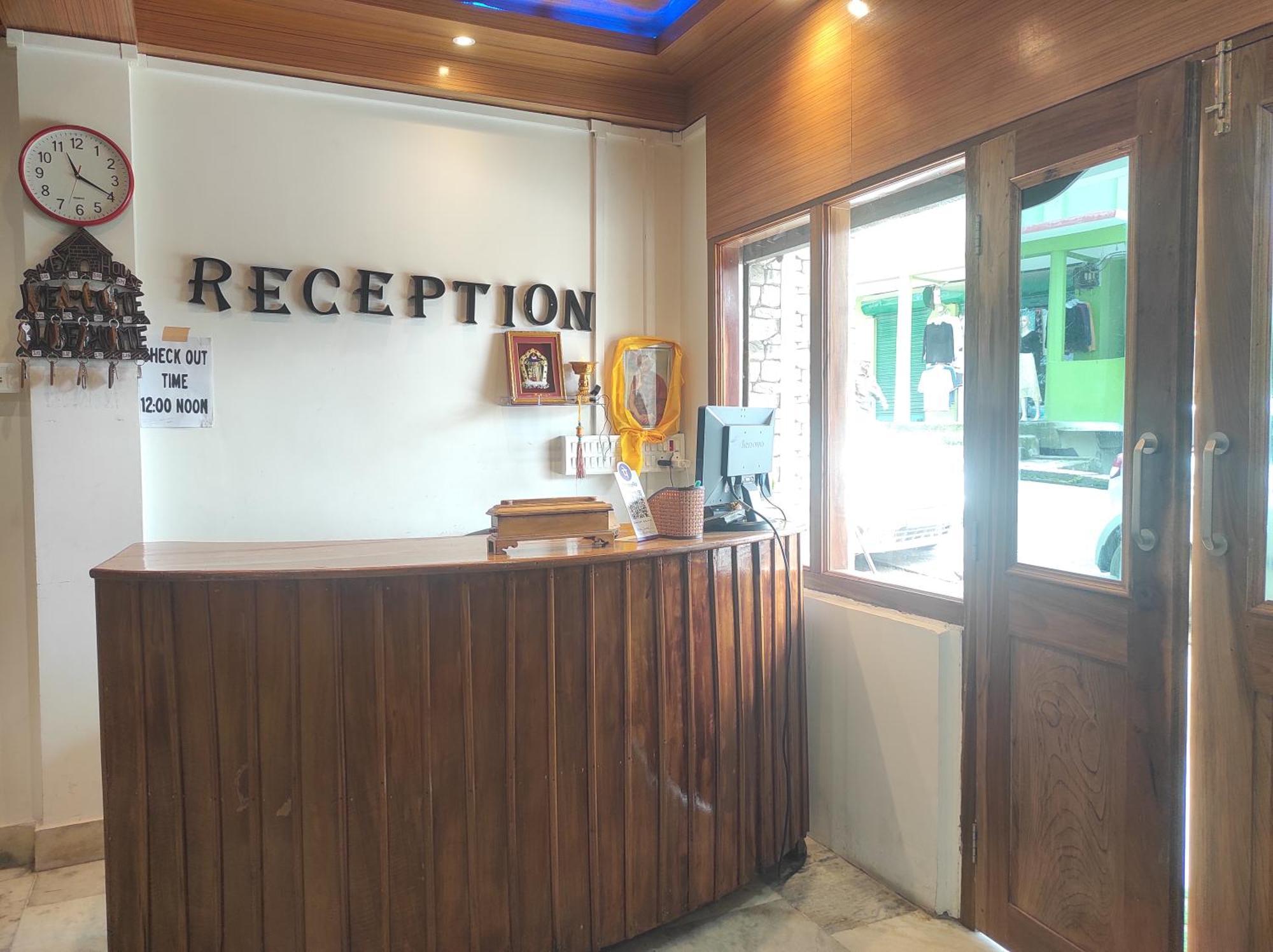 Hotel Tawang Regency Exterior photo